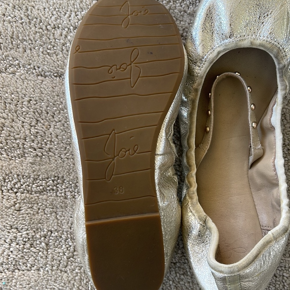 Joie- very comfortable, size 38 , can be worn with any clothing
